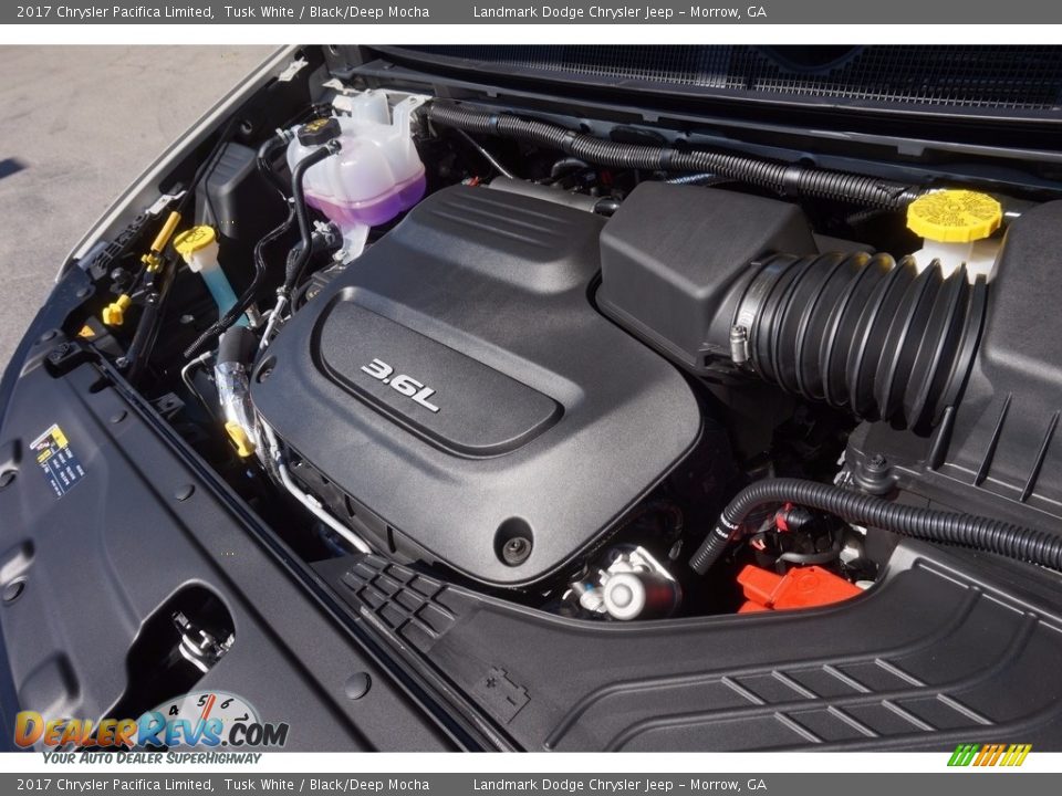 2017 Chrysler Pacifica Limited Tusk White / Black/Deep Mocha Photo #9