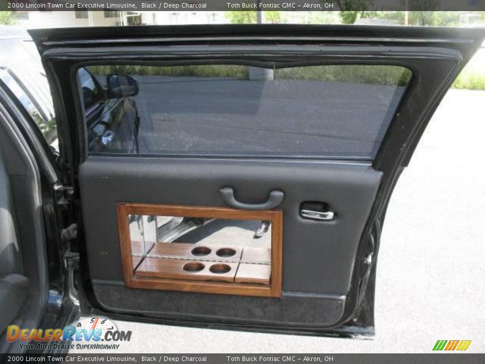 2000 Lincoln Town Car Executive Limousine Black / Deep Charcoal Photo #14