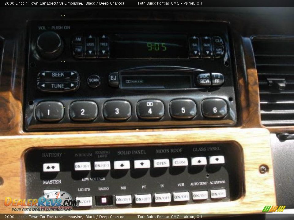 2000 Lincoln Town Car Executive Limousine Black / Deep Charcoal Photo #21