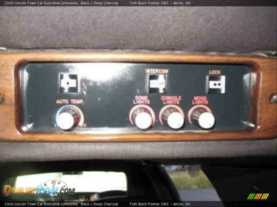 2000 Lincoln Town Car Executive Limousine Black / Deep Charcoal Photo #28