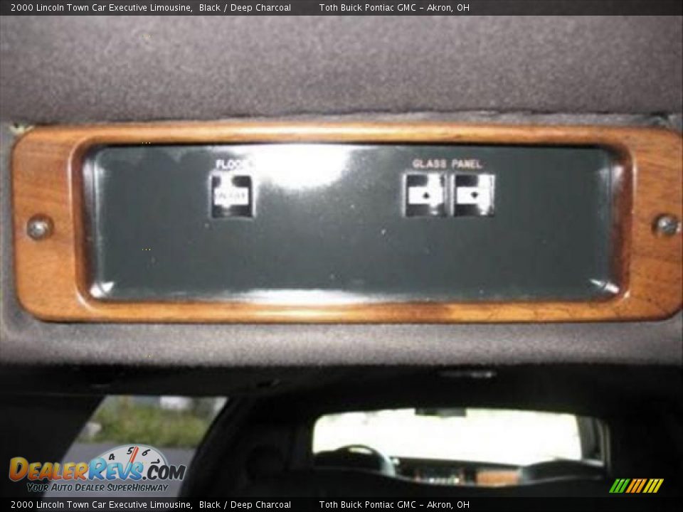 2000 Lincoln Town Car Executive Limousine Black / Deep Charcoal Photo #29