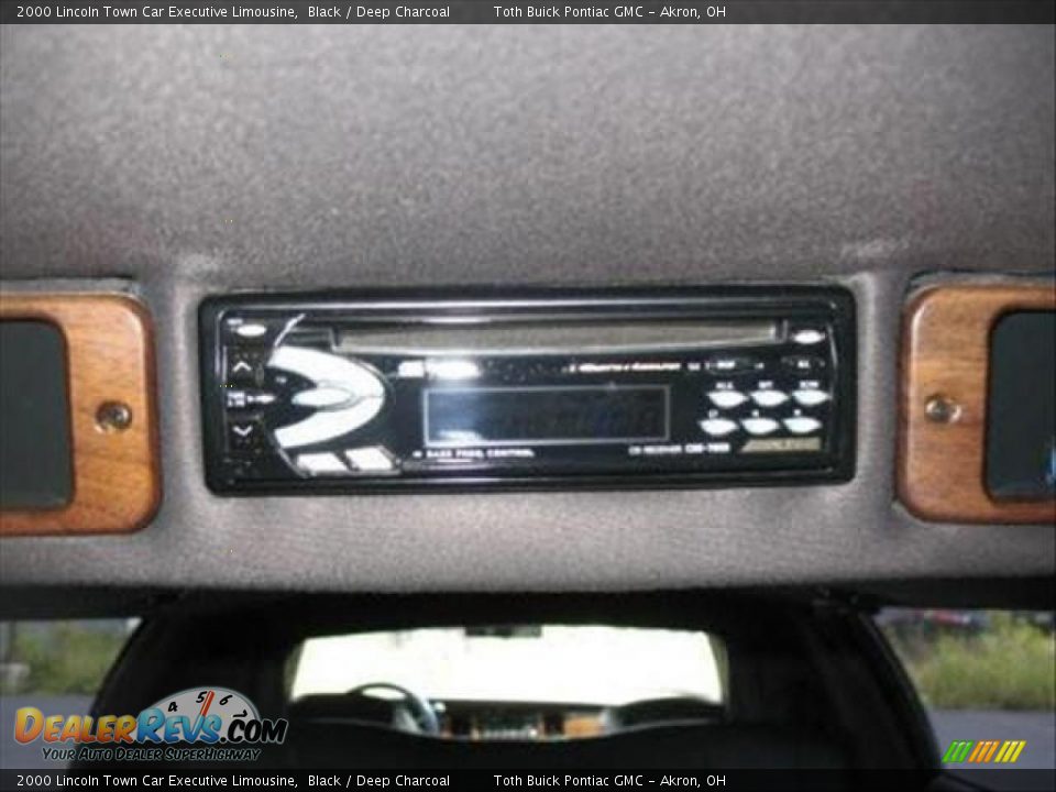 2000 Lincoln Town Car Executive Limousine Black / Deep Charcoal Photo #30