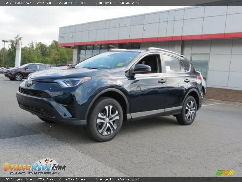 Front 3/4 View of 2017 Toyota RAV4 LE AWD Photo #3