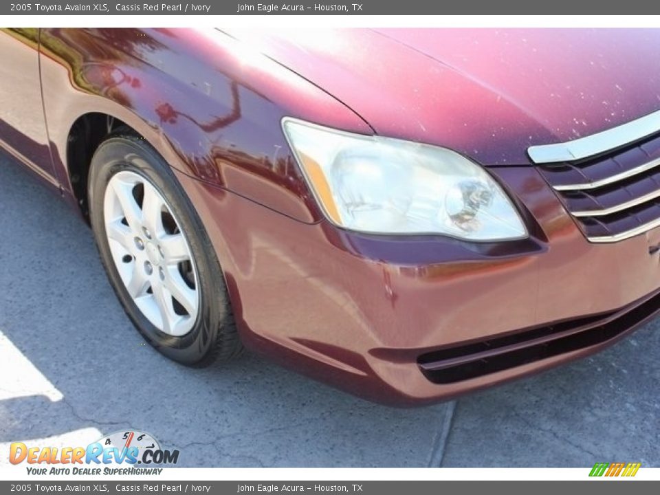 2005 Toyota Avalon XLS Cassis Red Pearl / Ivory Photo #10