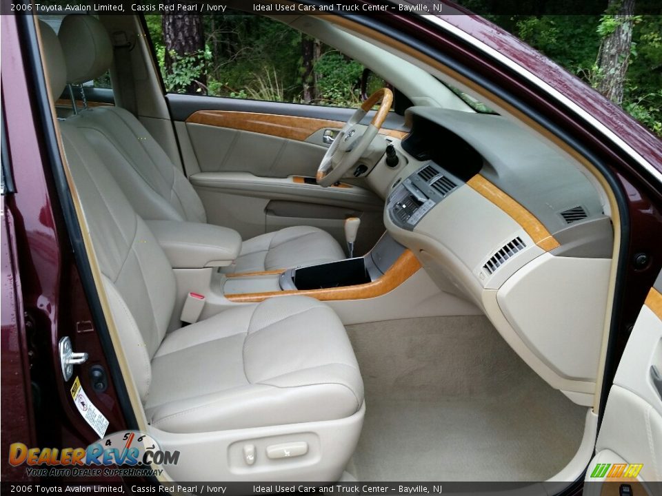 2006 Toyota Avalon Limited Cassis Red Pearl / Ivory Photo #10