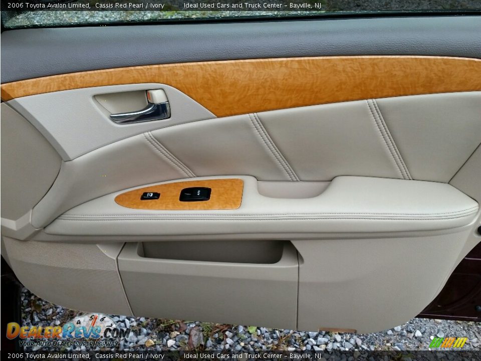 2006 Toyota Avalon Limited Cassis Red Pearl / Ivory Photo #11