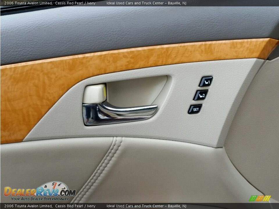 2006 Toyota Avalon Limited Cassis Red Pearl / Ivory Photo #20