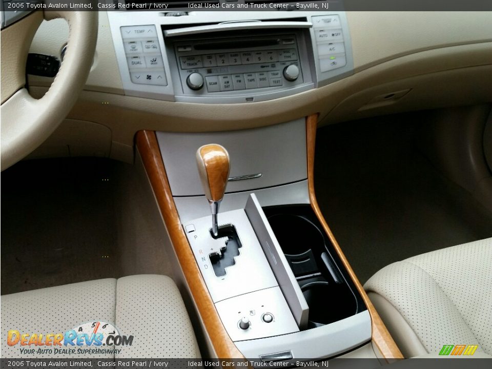 2006 Toyota Avalon Limited Cassis Red Pearl / Ivory Photo #22