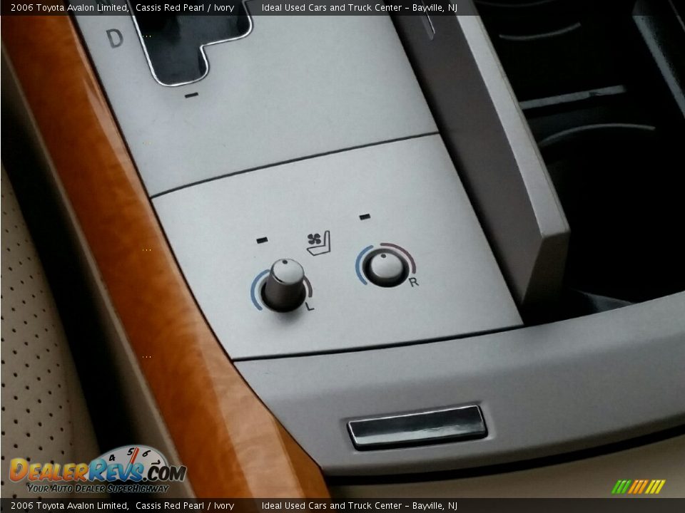 2006 Toyota Avalon Limited Cassis Red Pearl / Ivory Photo #23