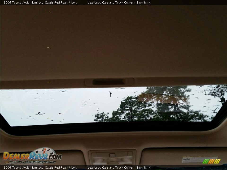 2006 Toyota Avalon Limited Cassis Red Pearl / Ivory Photo #24