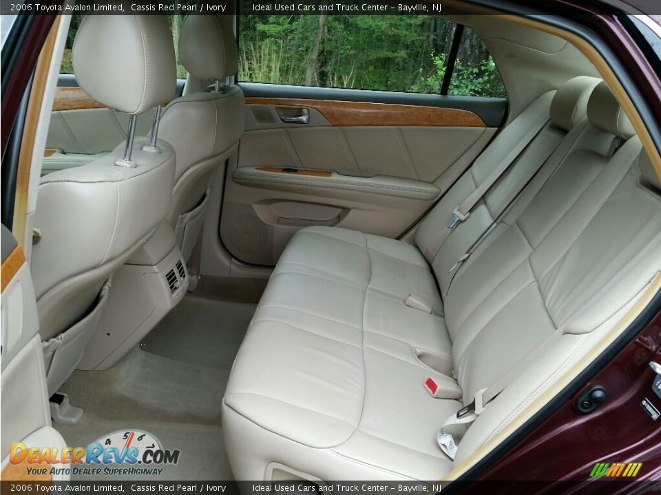 2006 Toyota Avalon Limited Cassis Red Pearl / Ivory Photo #25