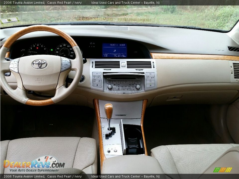 2006 Toyota Avalon Limited Cassis Red Pearl / Ivory Photo #26