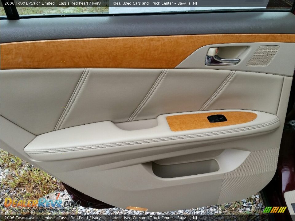 2006 Toyota Avalon Limited Cassis Red Pearl / Ivory Photo #27