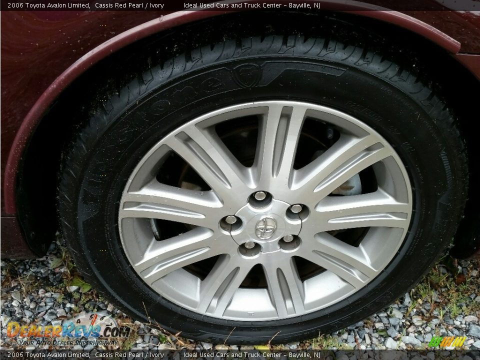 2006 Toyota Avalon Limited Cassis Red Pearl / Ivory Photo #31