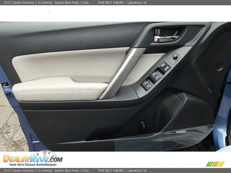 2017 Subaru Forester 2.5i Limited Quartz Blue Pearl / Gray Photo #7