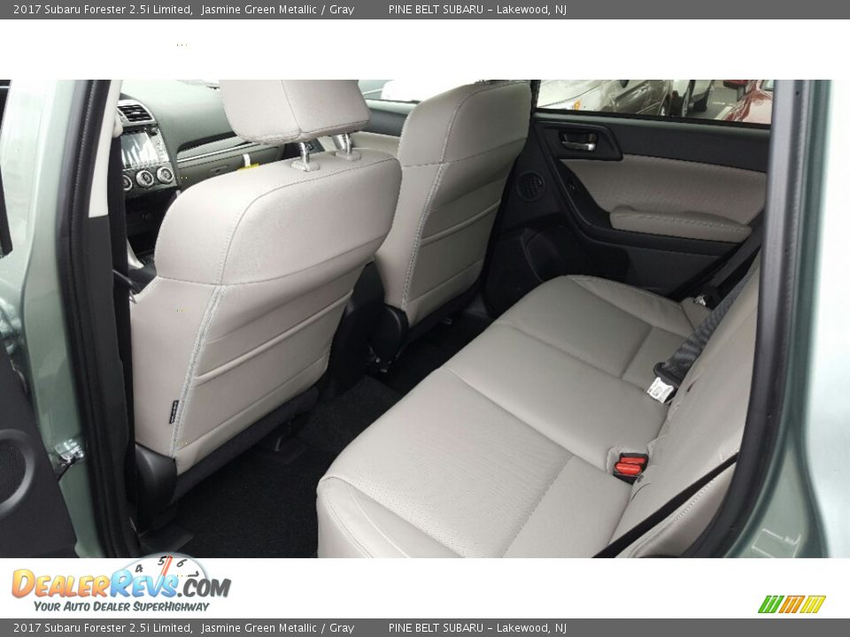 2017 Subaru Forester 2.5i Limited Jasmine Green Metallic / Gray Photo #8