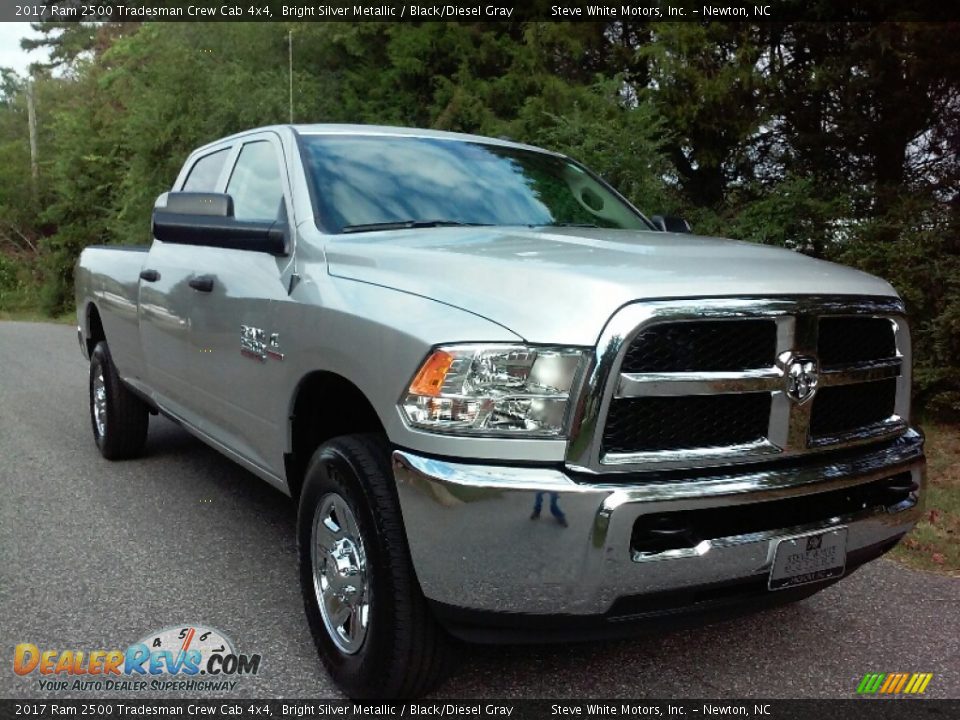 2017 Ram 2500 Tradesman Crew Cab 4x4 Bright Silver Metallic / Black/Diesel Gray Photo #4
