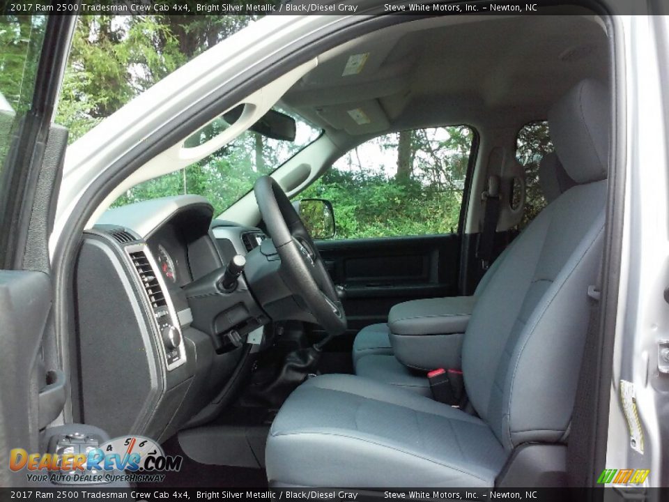2017 Ram 2500 Tradesman Crew Cab 4x4 Bright Silver Metallic / Black/Diesel Gray Photo #9