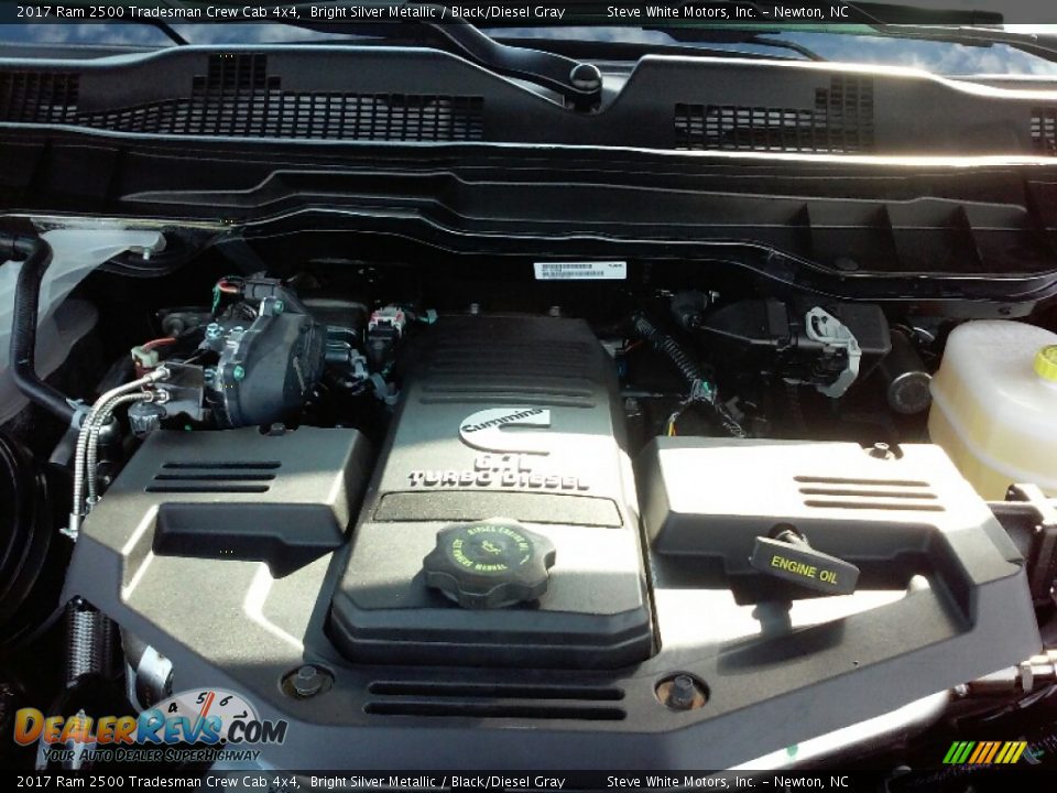 2017 Ram 2500 Tradesman Crew Cab 4x4 Bright Silver Metallic / Black/Diesel Gray Photo #21