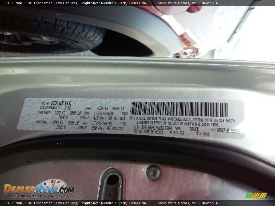 2017 Ram 2500 Tradesman Crew Cab 4x4 Bright Silver Metallic / Black/Diesel Gray Photo #22