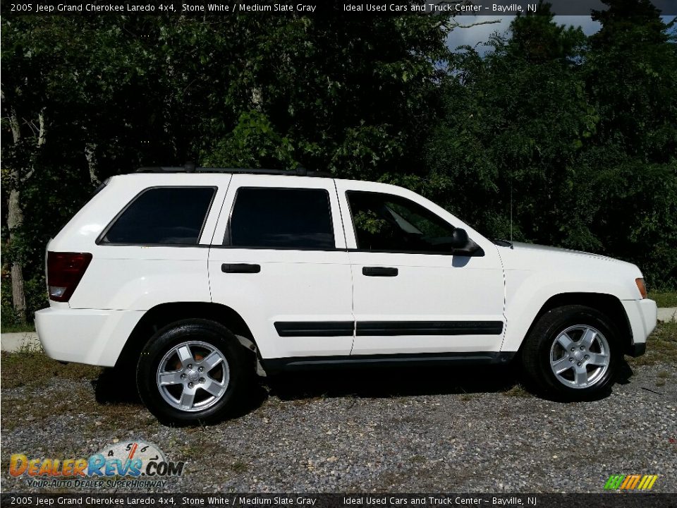 2005 Jeep Grand Cherokee Laredo 4x4 Stone White / Medium Slate Gray Photo #4