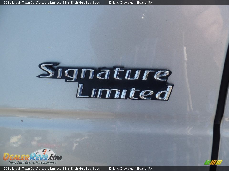 2011 Lincoln Town Car Signature Limited Silver Birch Metallic / Black Photo #11