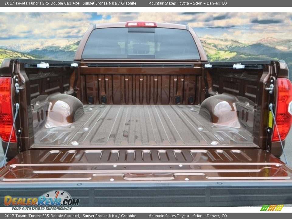 2017 Toyota Tundra SR5 Double Cab 4x4 Sunset Bronze Mica / Graphite Photo #8