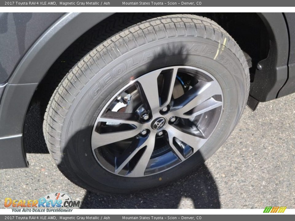 2017 Toyota RAV4 XLE AWD Magnetic Gray Metallic / Ash Photo #9