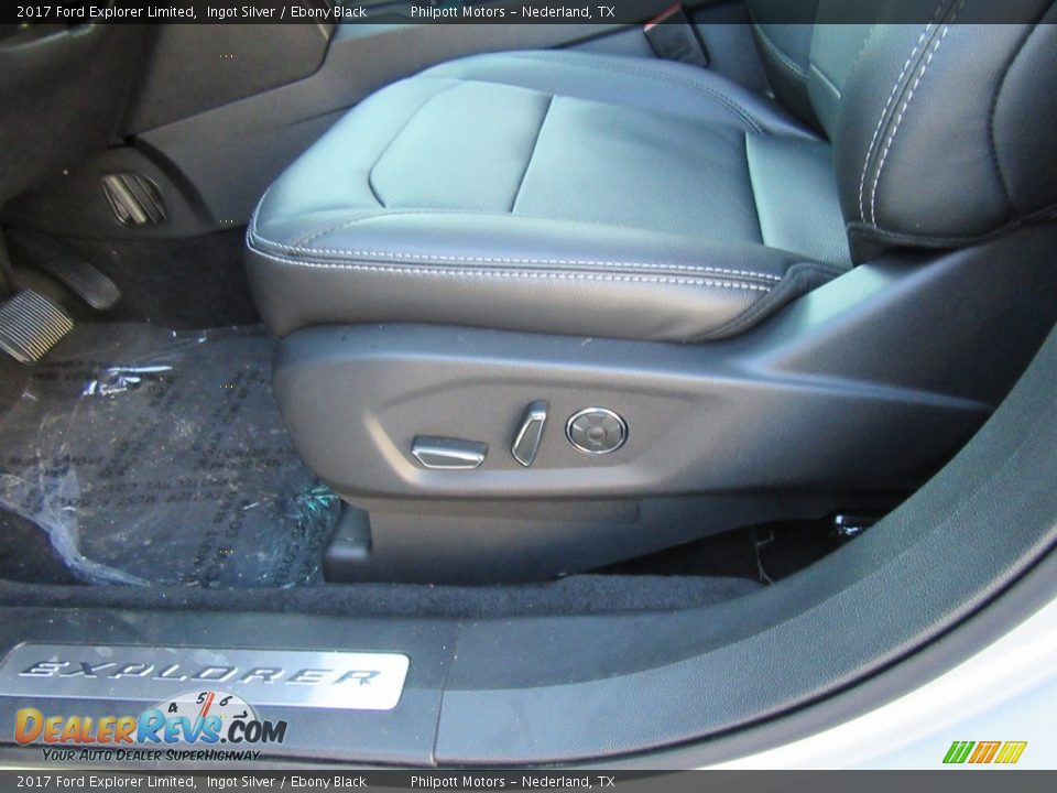 Front Seat of 2017 Ford Explorer Limited Photo #26