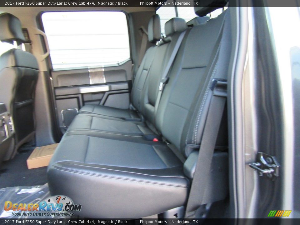 2017 Ford F250 Super Duty Lariat Crew Cab 4x4 Magnetic / Black Photo #19