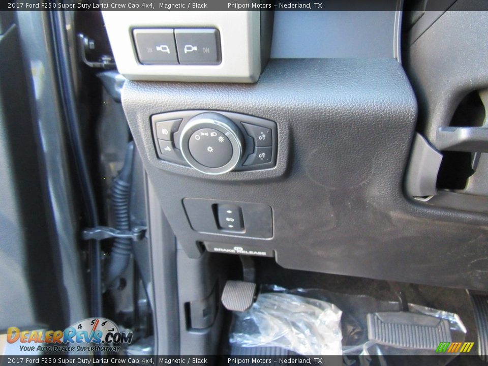 2017 Ford F250 Super Duty Lariat Crew Cab 4x4 Magnetic / Black Photo #33