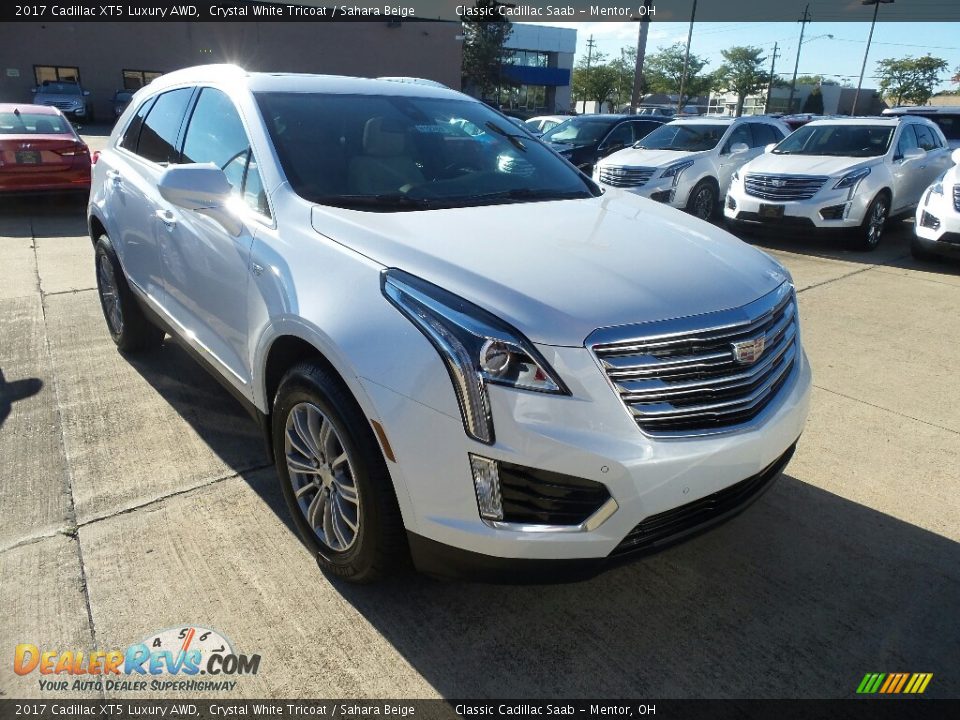 2017 Cadillac XT5 Luxury AWD Crystal White Tricoat / Sahara Beige Photo #1