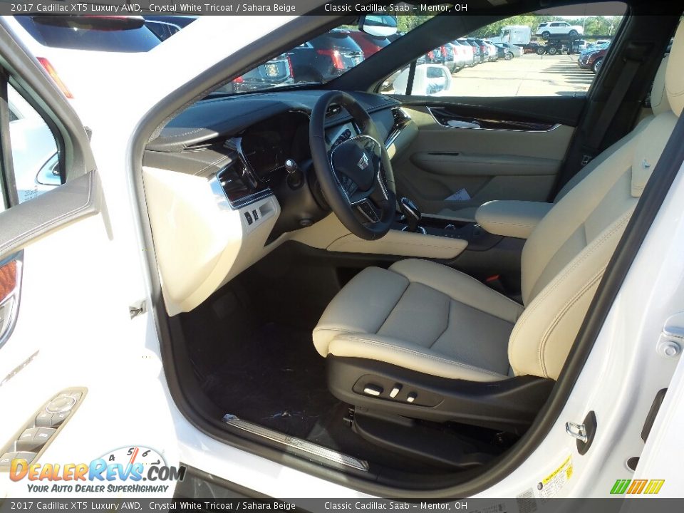 2017 Cadillac XT5 Luxury AWD Crystal White Tricoat / Sahara Beige Photo #3