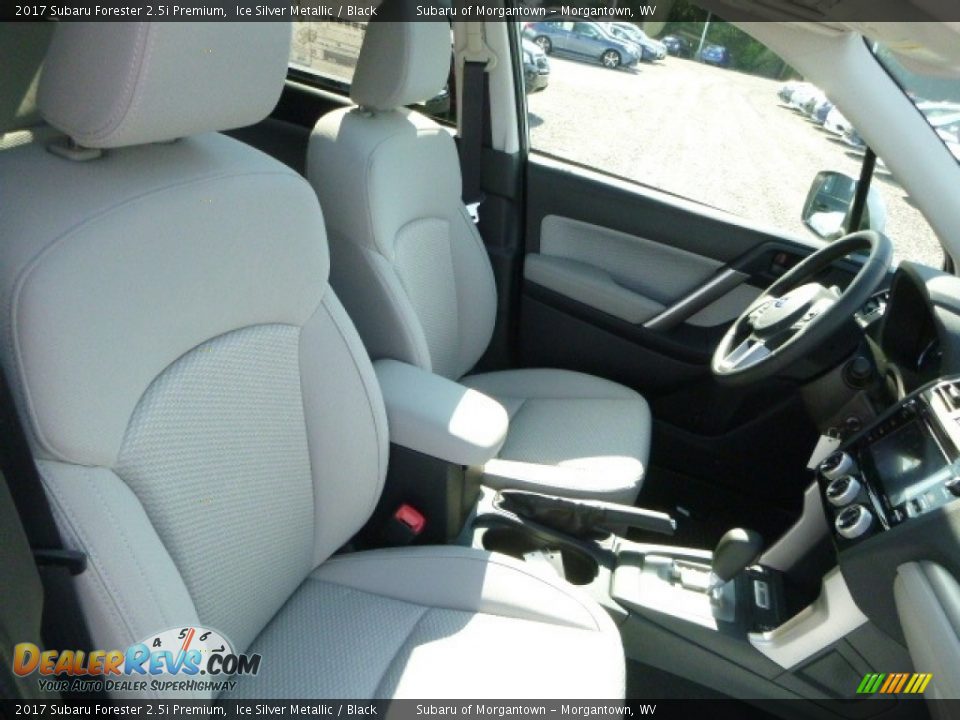 2017 Subaru Forester 2.5i Premium Ice Silver Metallic / Black Photo #4