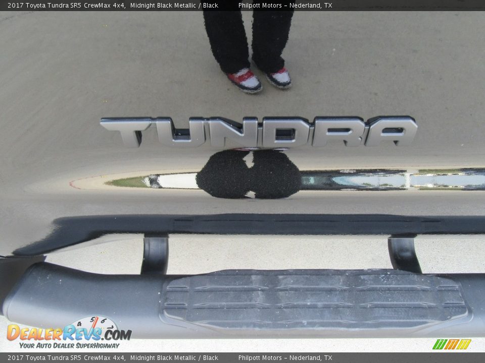 2017 Toyota Tundra SR5 CrewMax 4x4 Midnight Black Metallic / Black Photo #15
