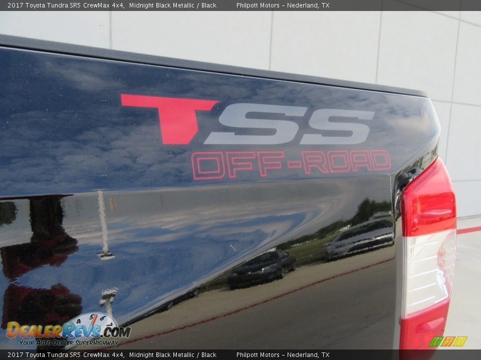 2017 Toyota Tundra SR5 CrewMax 4x4 Midnight Black Metallic / Black Photo #17