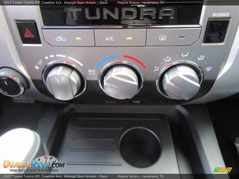 2017 Toyota Tundra SR5 CrewMax 4x4 Midnight Black Metallic / Black Photo #30