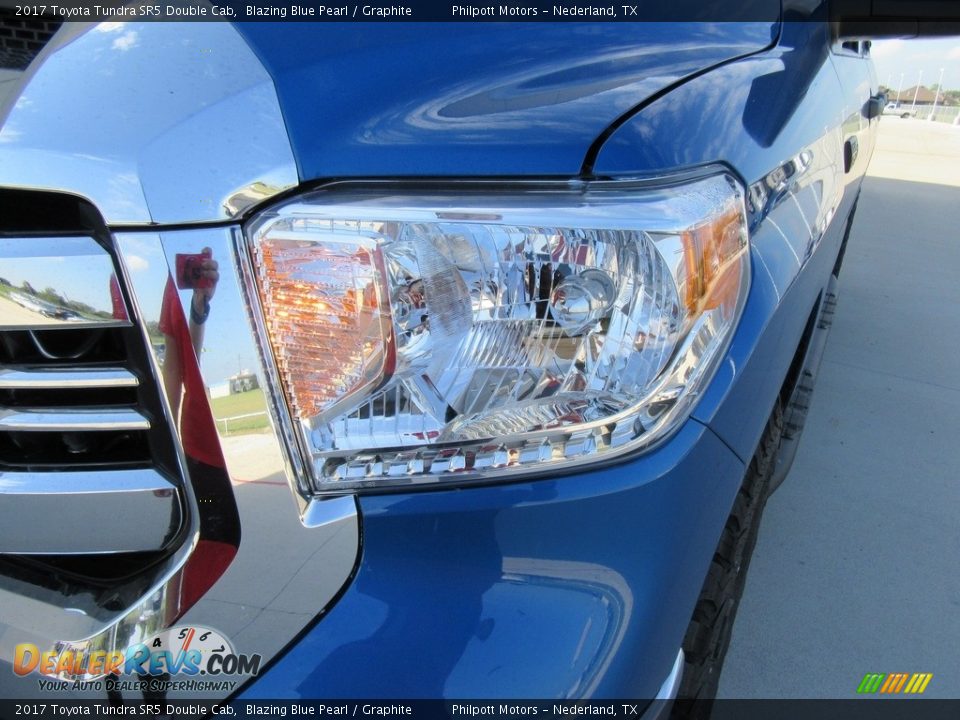 2017 Toyota Tundra SR5 Double Cab Blazing Blue Pearl / Graphite Photo #9