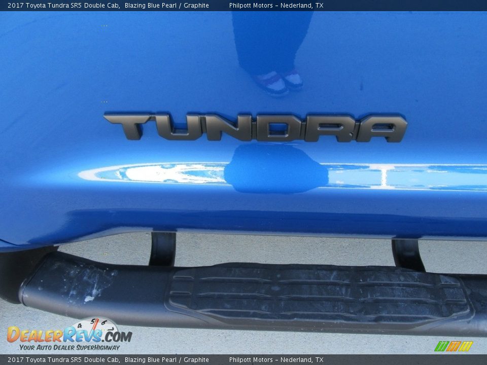 2017 Toyota Tundra SR5 Double Cab Blazing Blue Pearl / Graphite Photo #15