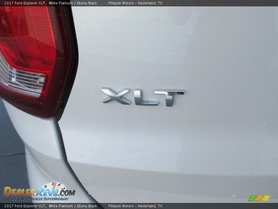 2017 Ford Explorer XLT White Platinum / Ebony Black Photo #13