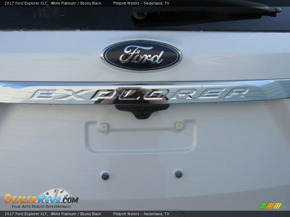 2017 Ford Explorer XLT White Platinum / Ebony Black Photo #14