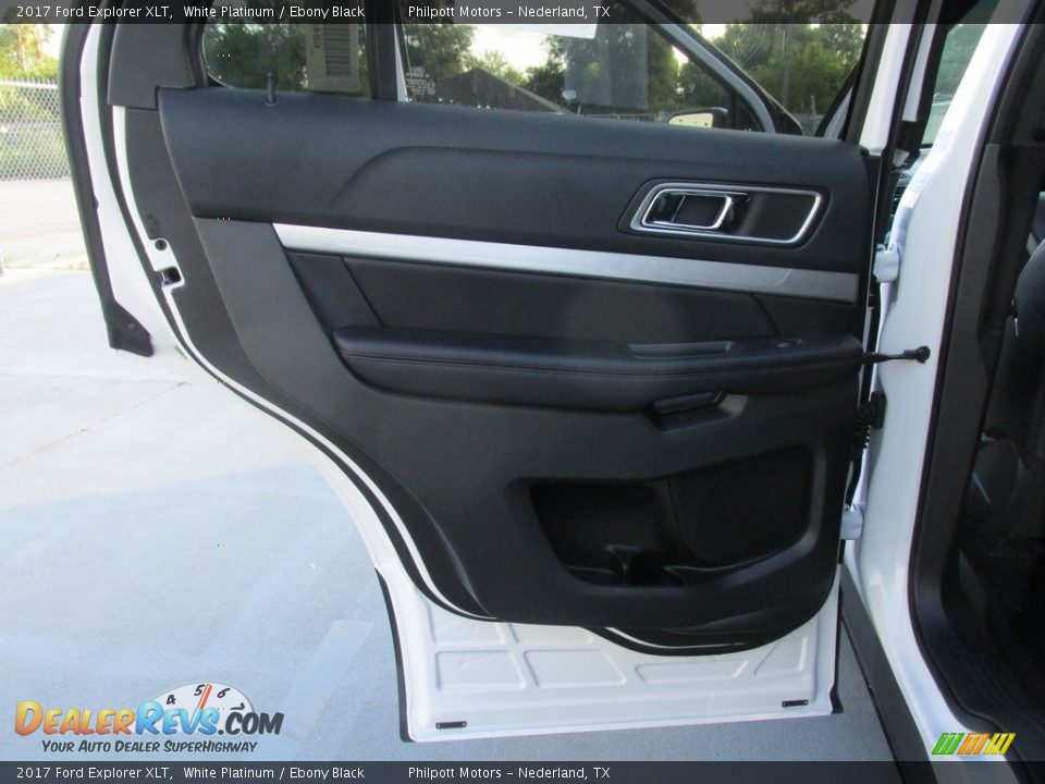 2017 Ford Explorer XLT White Platinum / Ebony Black Photo #19