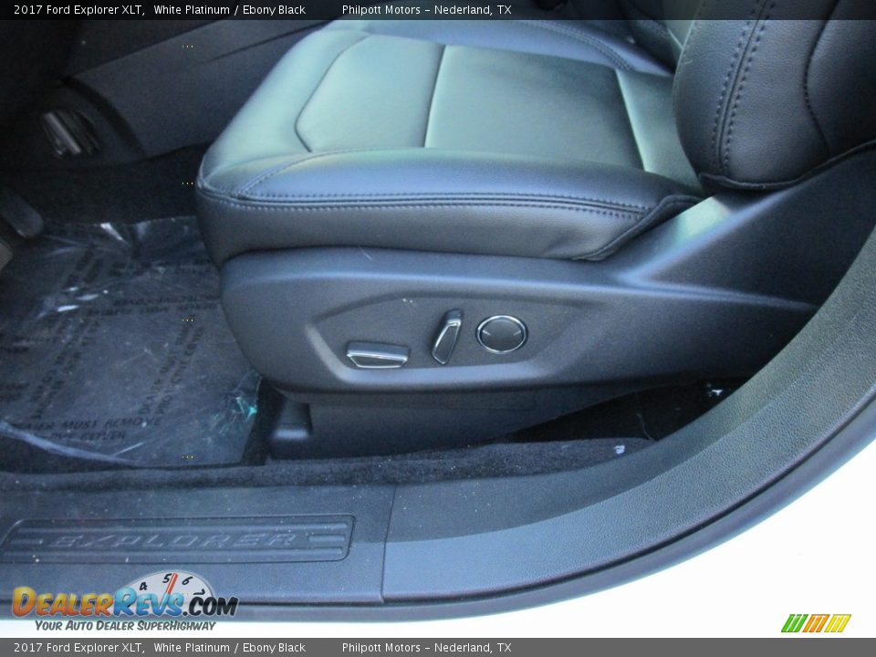 2017 Ford Explorer XLT White Platinum / Ebony Black Photo #24