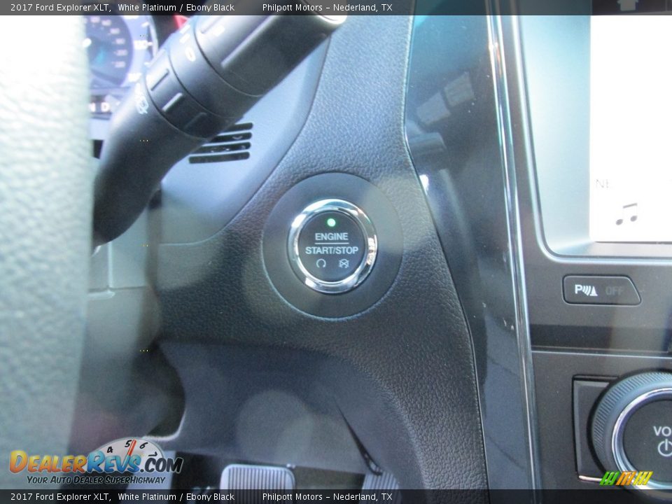 2017 Ford Explorer XLT White Platinum / Ebony Black Photo #30