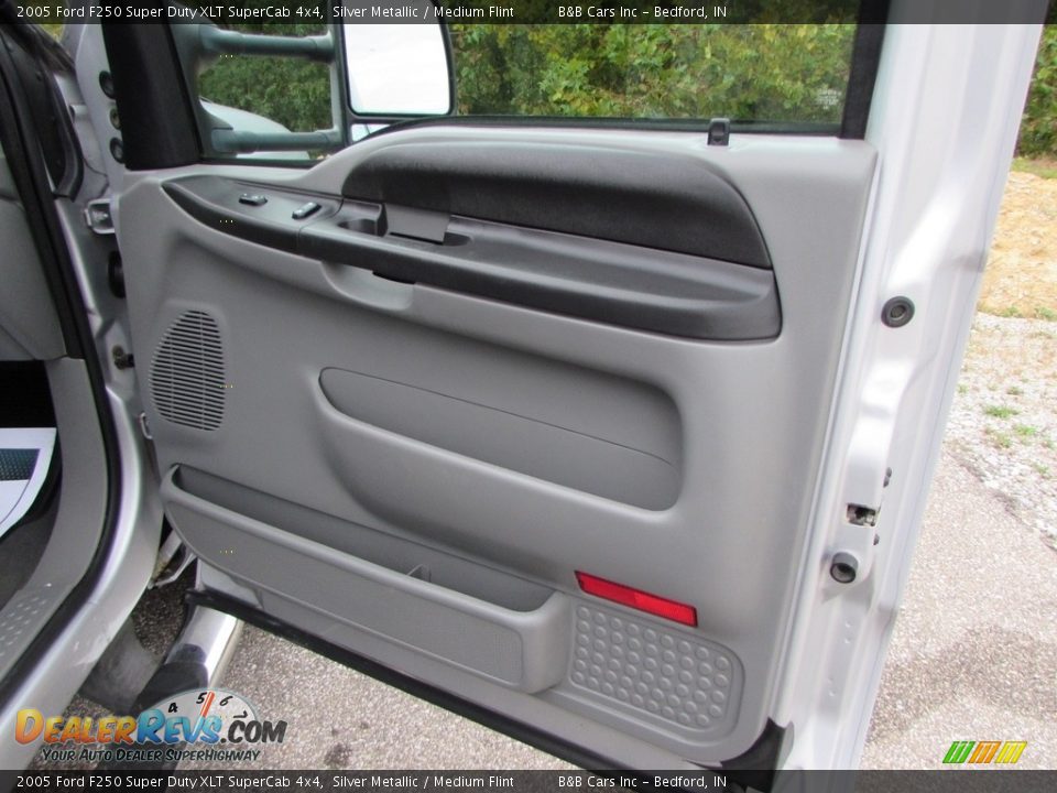 2005 Ford F250 Super Duty XLT SuperCab 4x4 Silver Metallic / Medium Flint Photo #16