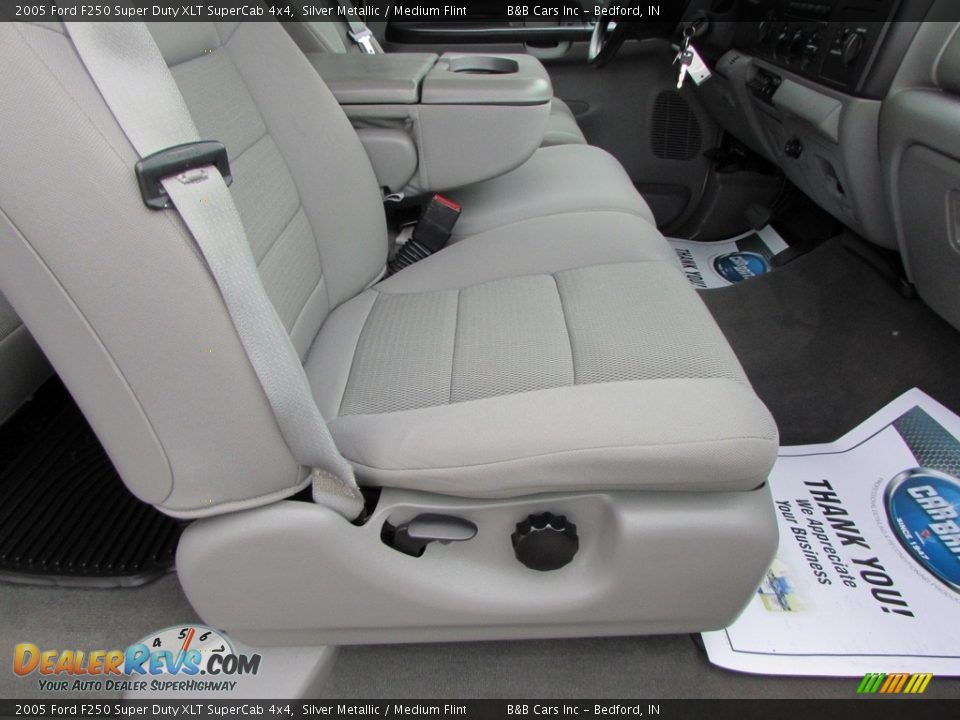 2005 Ford F250 Super Duty XLT SuperCab 4x4 Silver Metallic / Medium Flint Photo #19