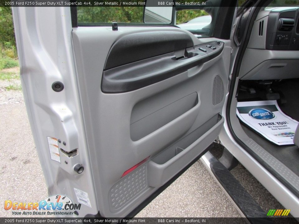 2005 Ford F250 Super Duty XLT SuperCab 4x4 Silver Metallic / Medium Flint Photo #22