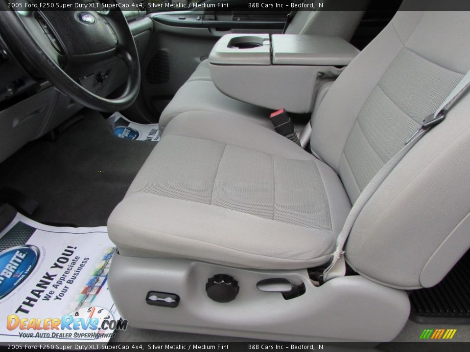 2005 Ford F250 Super Duty XLT SuperCab 4x4 Silver Metallic / Medium Flint Photo #26