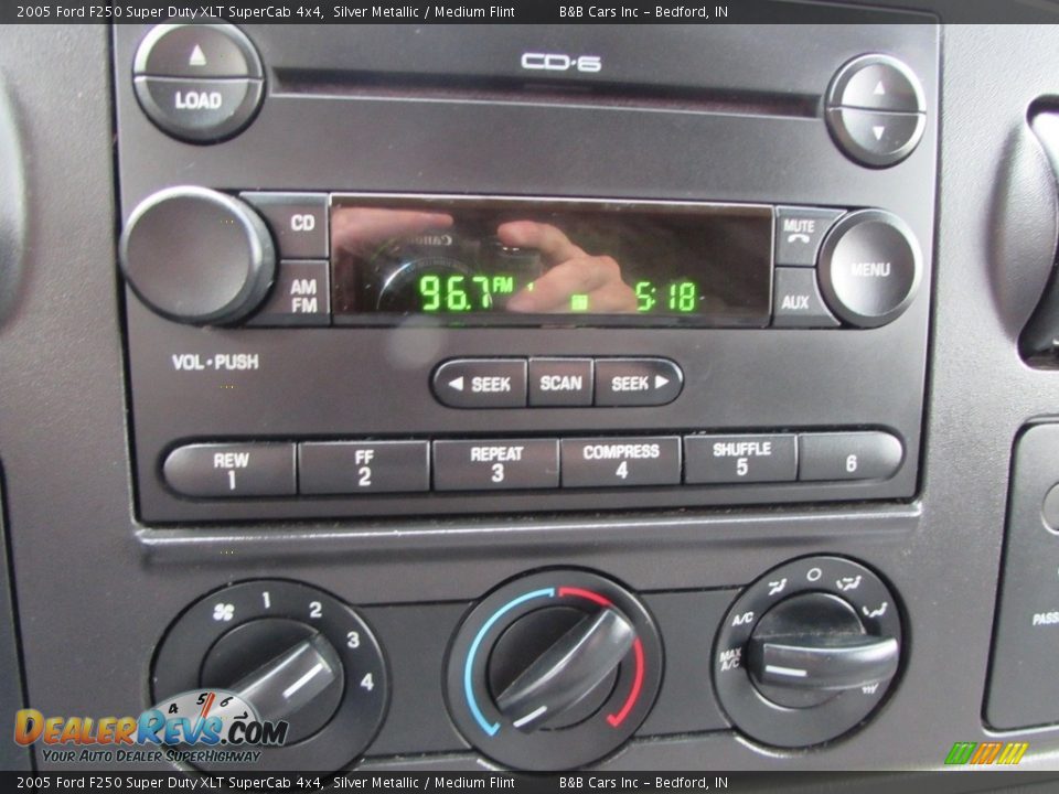 2005 Ford F250 Super Duty XLT SuperCab 4x4 Silver Metallic / Medium Flint Photo #30