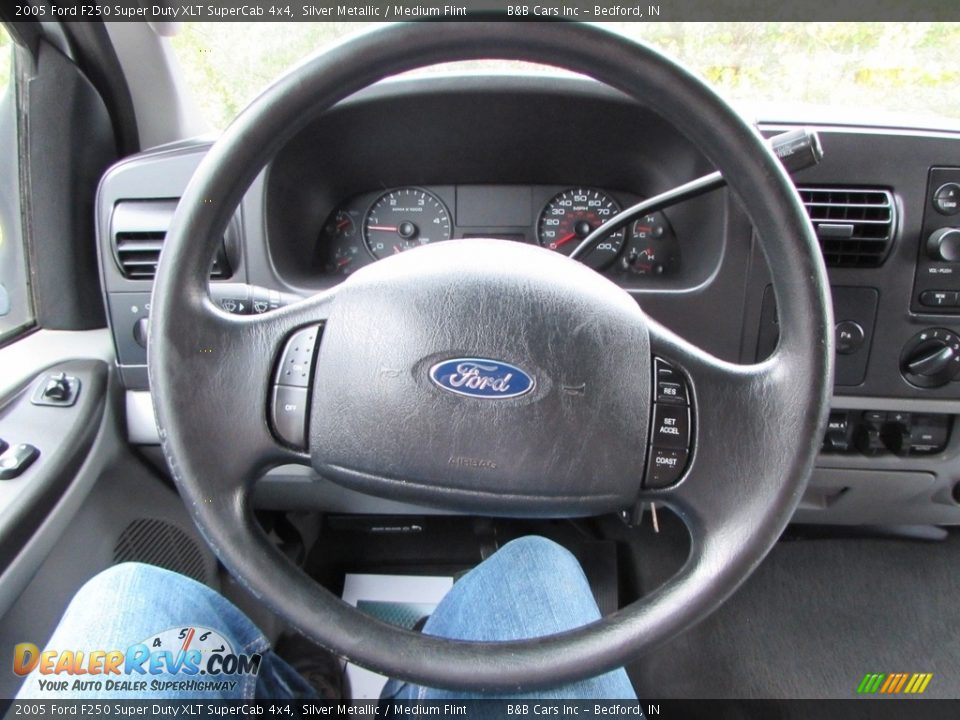2005 Ford F250 Super Duty XLT SuperCab 4x4 Silver Metallic / Medium Flint Photo #33